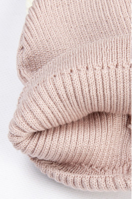 Шапка жіноча